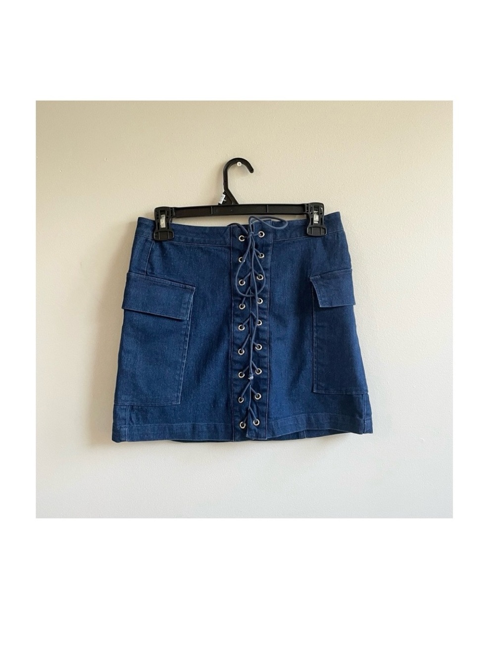 DARK BLUE STRETCH DENIM SKIRT FRONT LACES PATCH POCKETS EXPOSED BACK ZIPPER